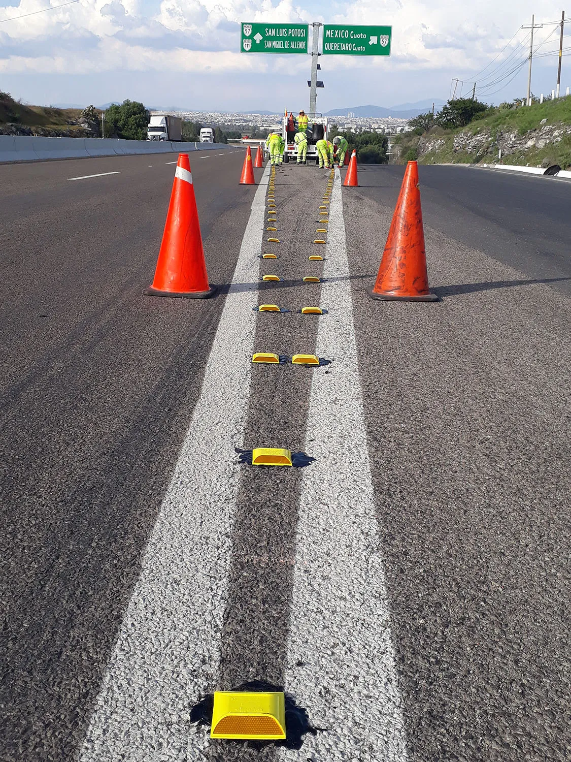 Trabajo de pintura en carretera - MACOVI